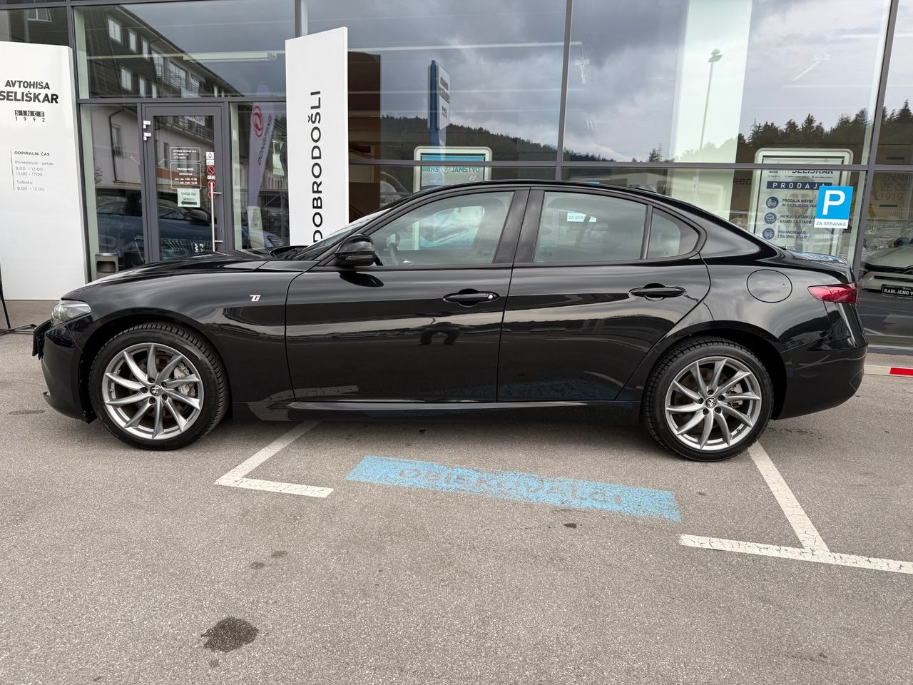 Zunanja slika - Alfa Romeo Giulia - 2.0 Turbo 280 Q4 Ti  - AVTOMATIK - SAMO 18.000KM - 4