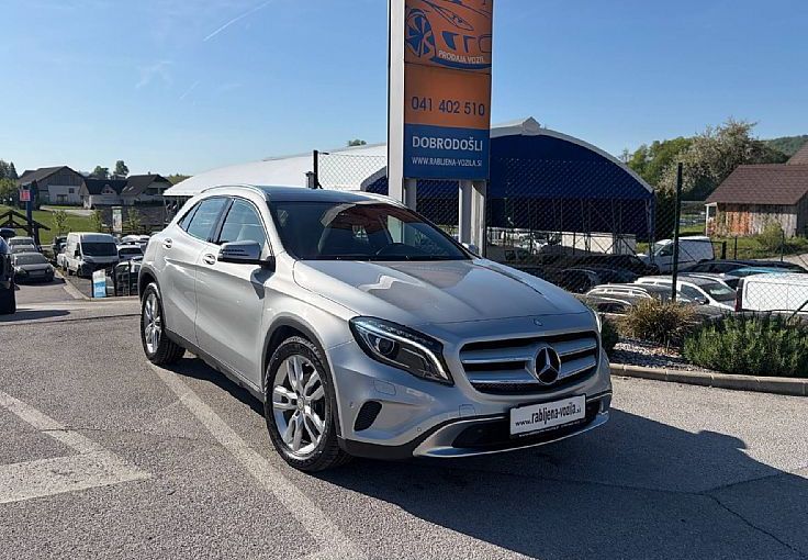 Zunanja slika - Mercedes-Benz GLA-Razred - GLA 200 CDI 4MATIC Style Avt. samo 116000km pano - 1