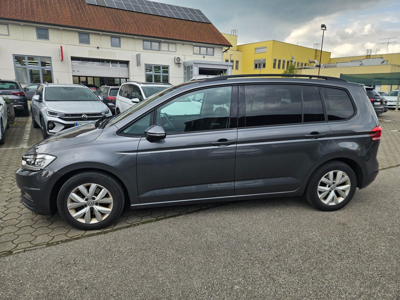 Zunanja slika - VW Touran - 2.0 TDI Comfortline DSG - 4