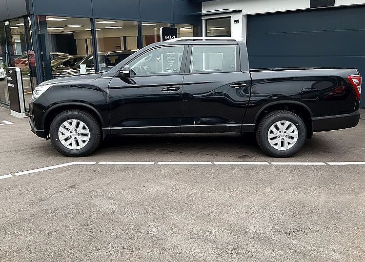 Zunanja slika - SsangYong Musso - Grand 2.2 XDi VENTURE 4X4 - 5