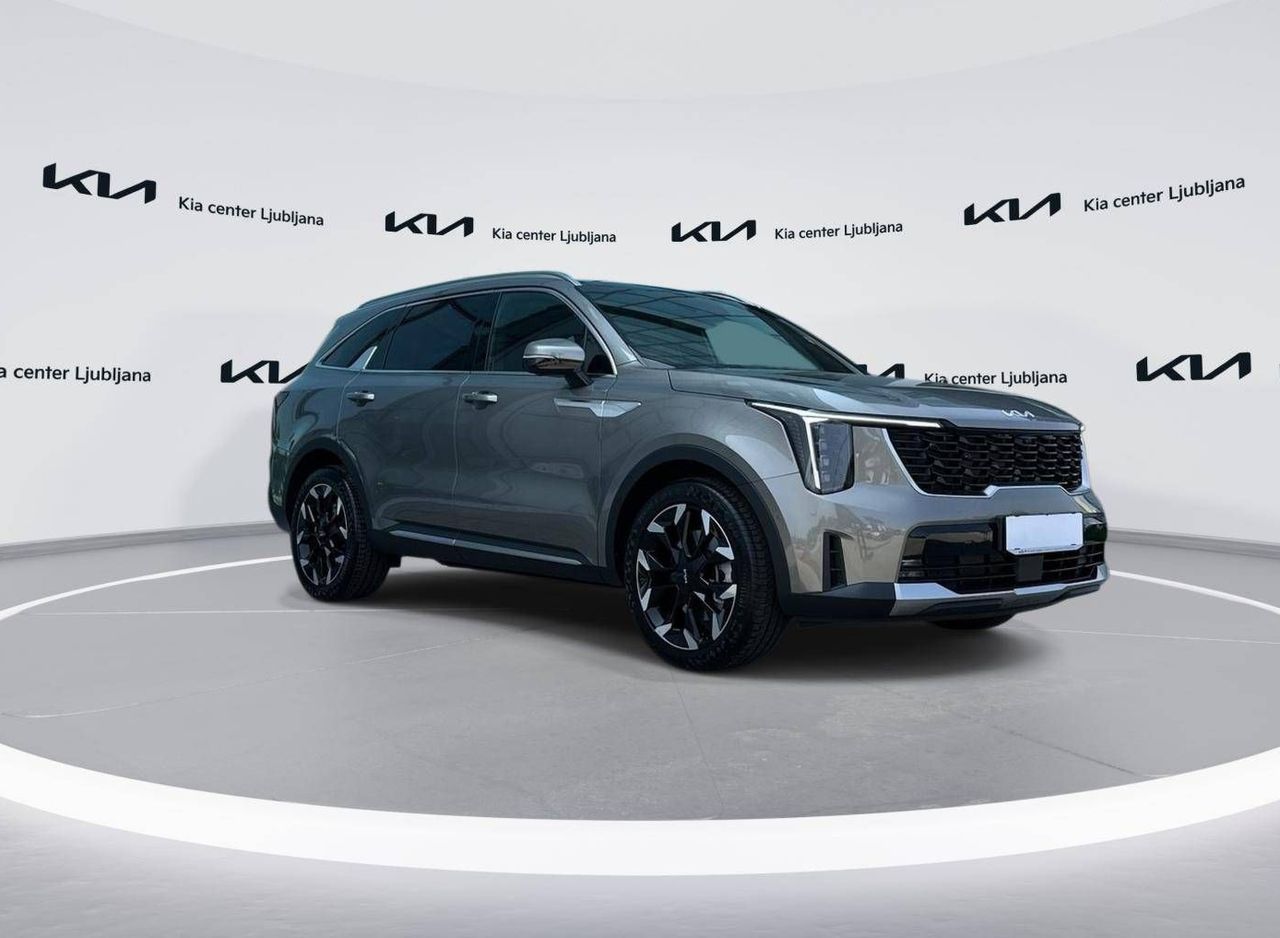 Zunanja slika - KIA Sorento - 2.2 CRDi EX Limited Panor.8DCT AWD 2025... - 3