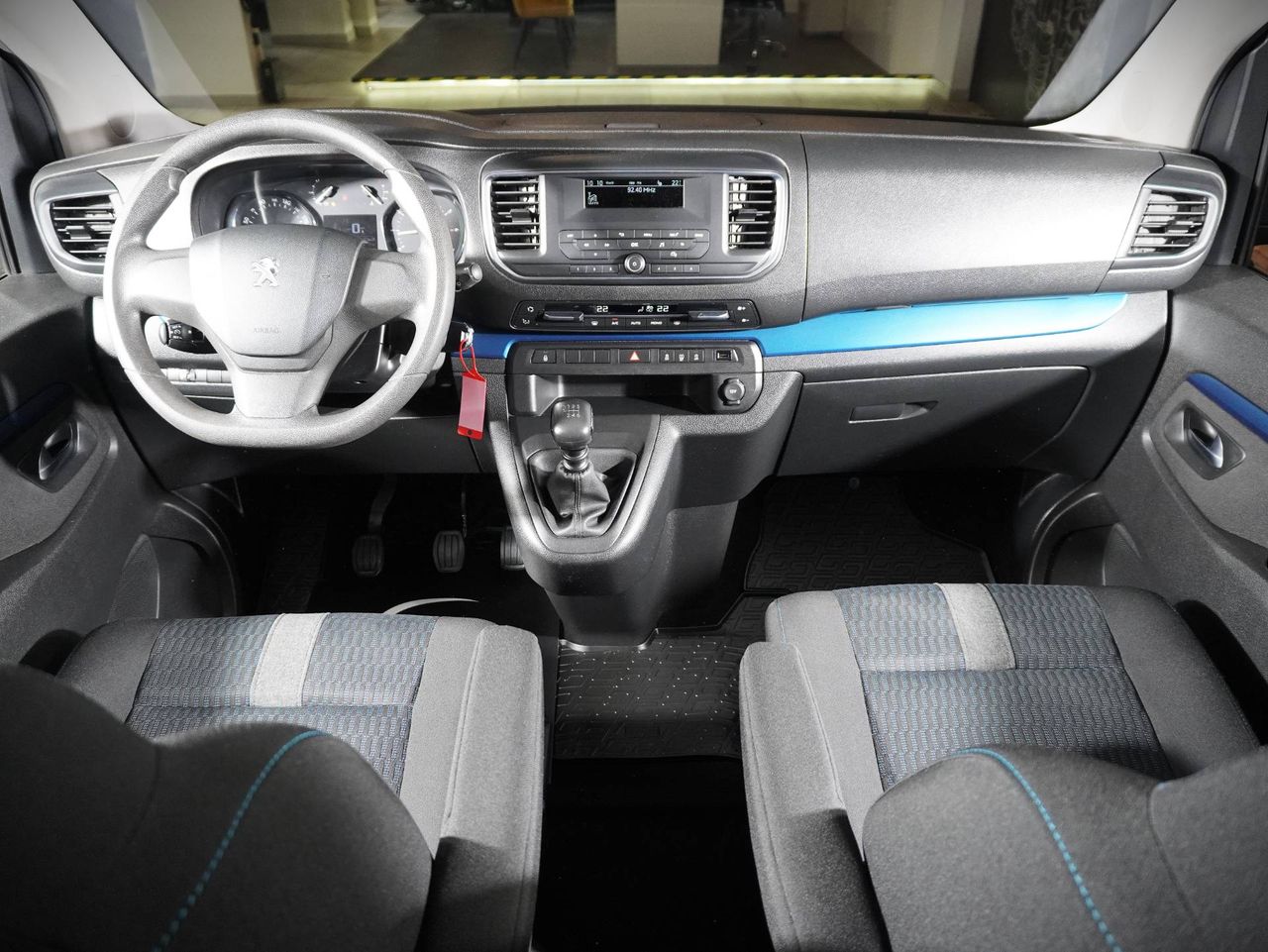 Zunanja slika - Peugeot Traveller - 2.0 BlueHDi 110kw SLO+LED+TOP - 9