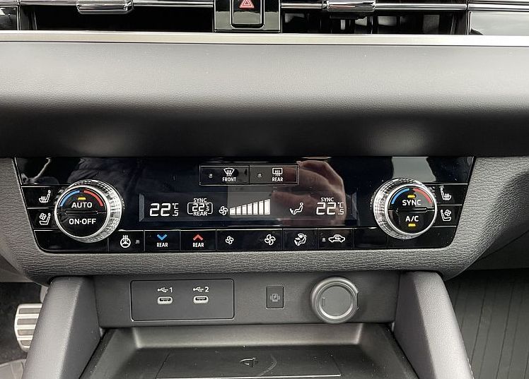 Zunanja slika - Mitsubishi Outlander - 2.4 PHEV Instyle Auto - 10