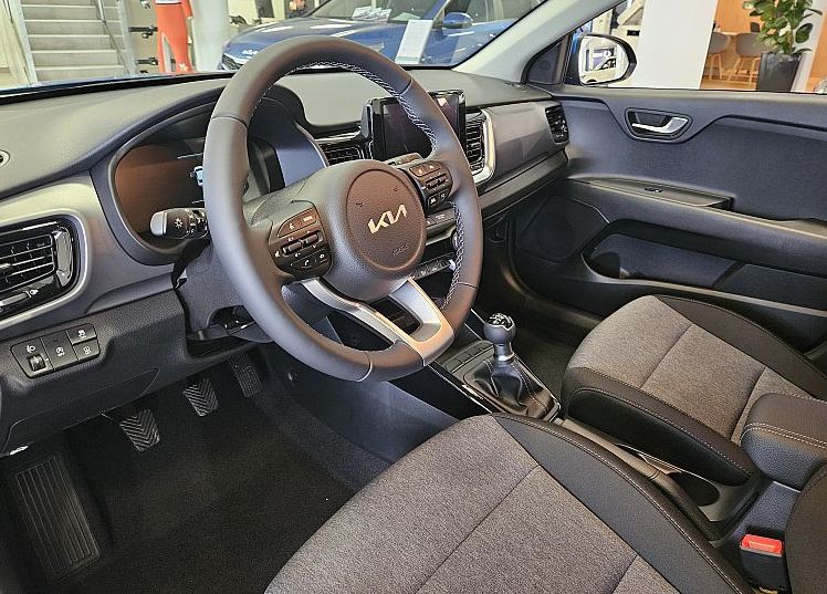 Zunanja slika - KIA Stonic - 1.2 DPI 57.9 kW  79 KM  LX Urban+ M T. VEČ BARV - 7