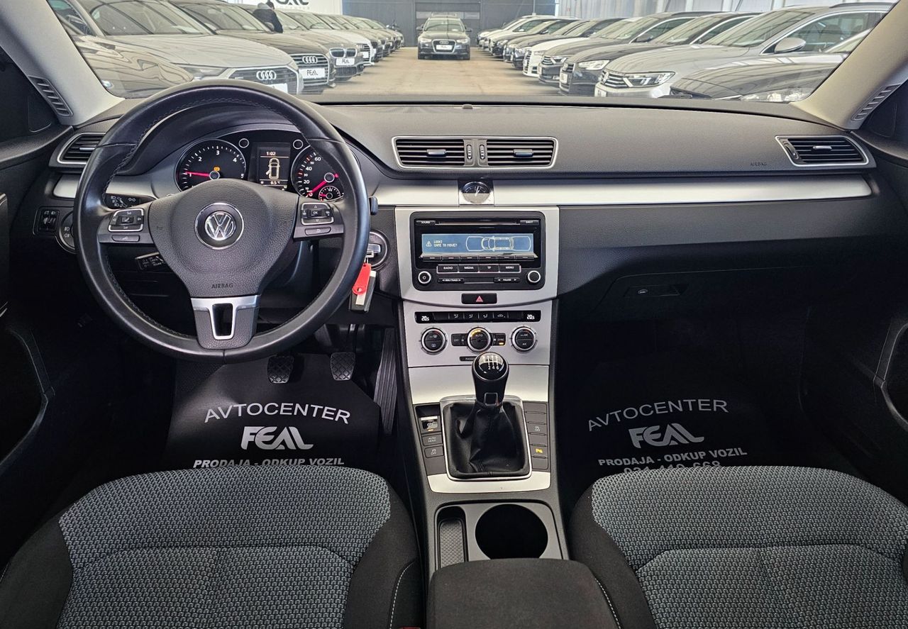 Zunanja slika - VW Passat - Variant 1.6 TDI-ODLIČEN-SERVISNA  KNJIGA-TEMPOMAT... - 11