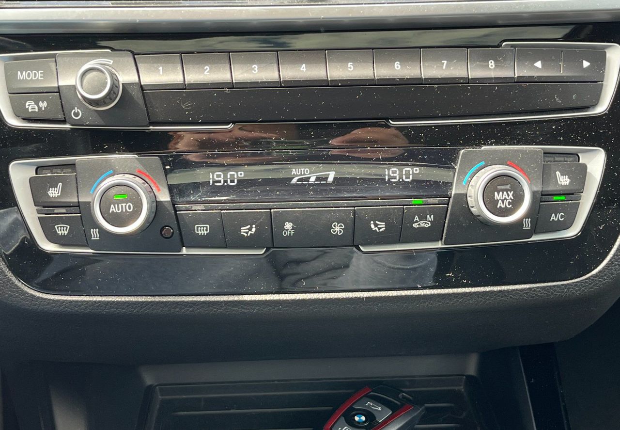 Zunanja slika - BMW Serija 1 - : 116d Sport Line AVT. LED. PANO. 2X PDC. TEMPOM. - 3