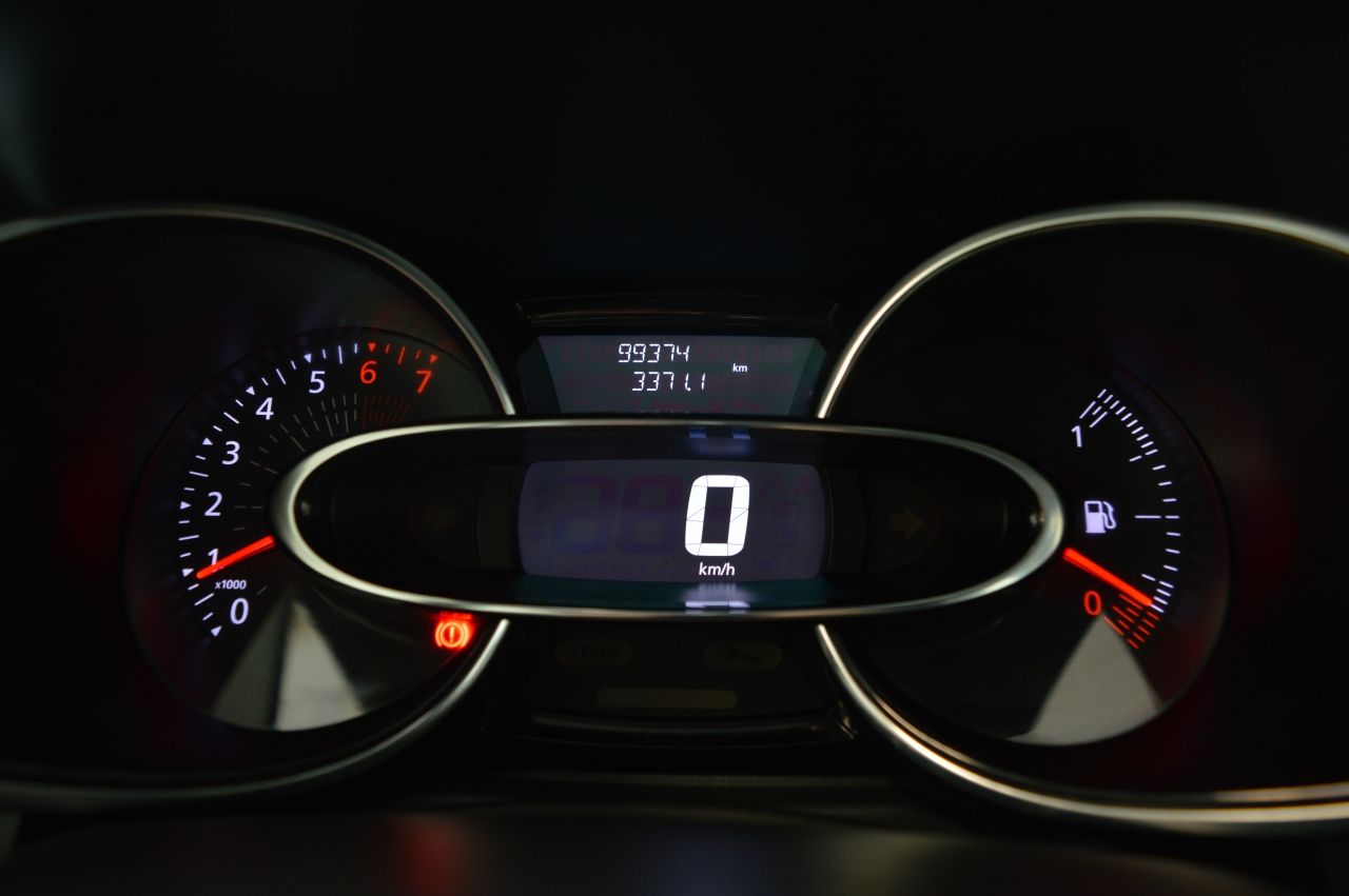 Zunanja slika - Renault Clio - 1,2 16V Intens - 3