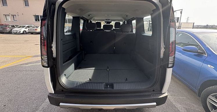 Zunanja slika - KIA PV5 - 71.2 kWh baterija 120 kW  163 KS  Air - 12