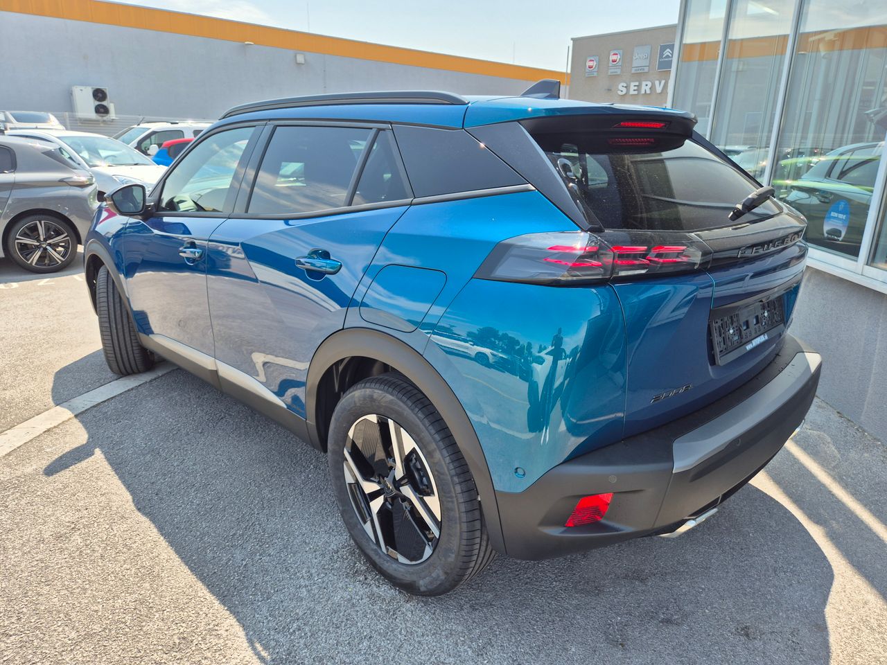 Zunanja slika - Peugeot 2008 - Allure HIBRID 145 - 3