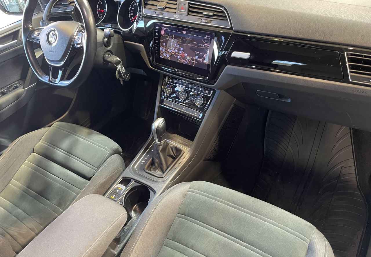 Zunanja slika - VW Touran - PANORAMA-NAVIGACIJA-ALCANTARA-GRETJE-DSG-ALU-LED - 11