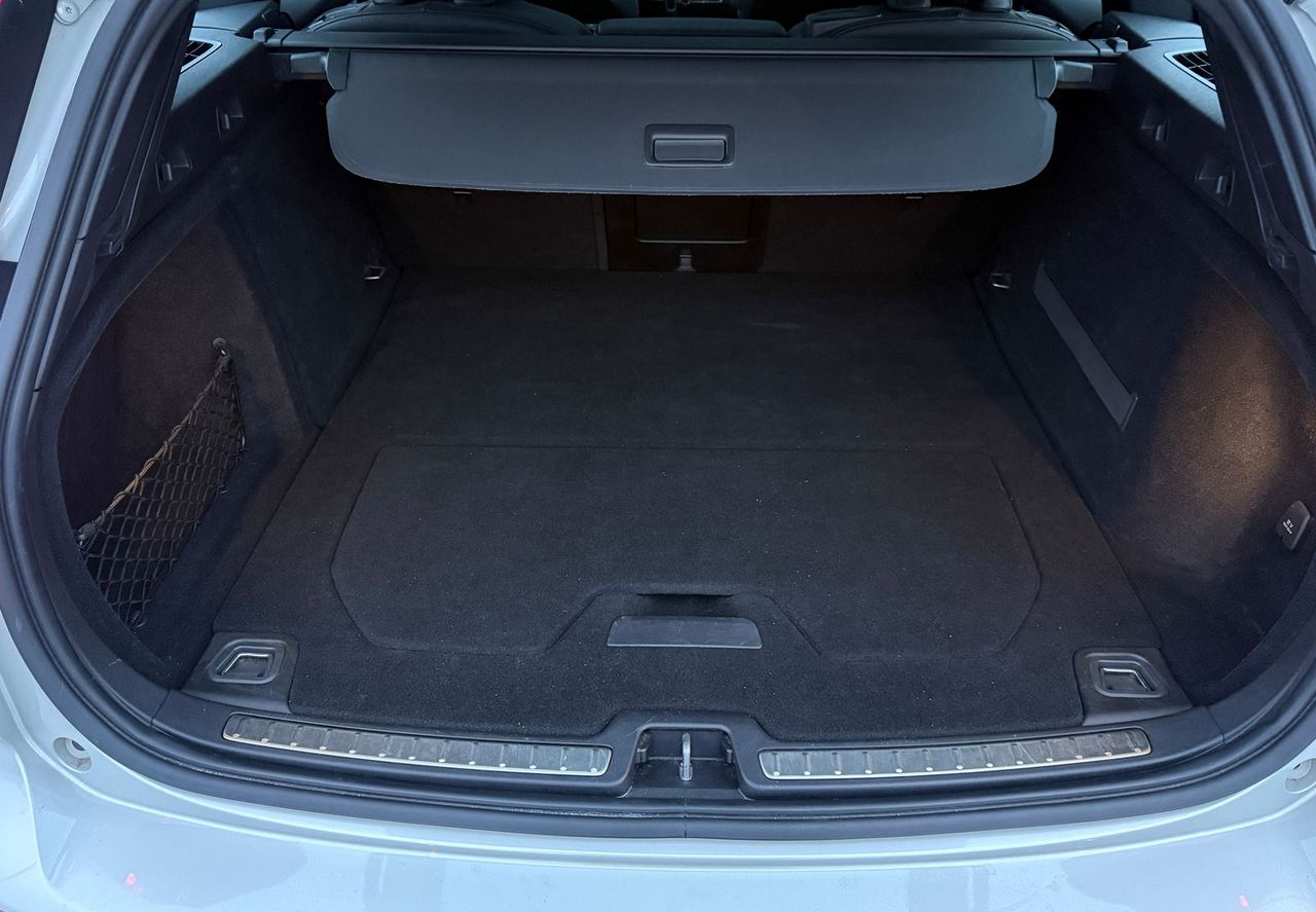 Zunanja slika - Volvo V60 - D4 PANO-FullLED-Usnje-KAM-Mkot-PDC-Gretje-KljukaDE - 16