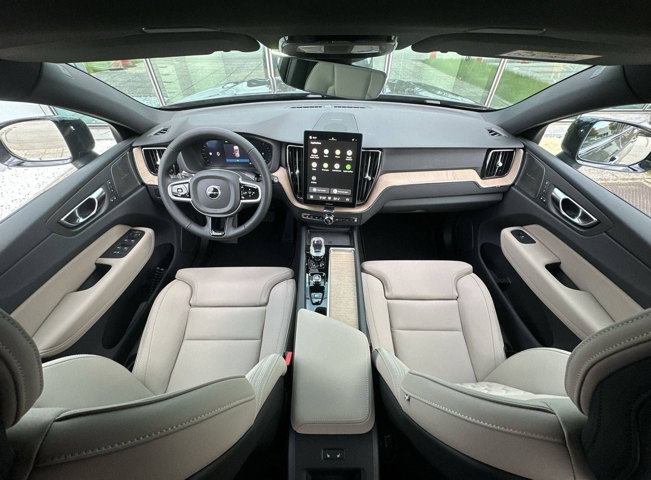 Zunanja slika - Volvo XC60 - B5  P  AWD Plus Dark... - 20