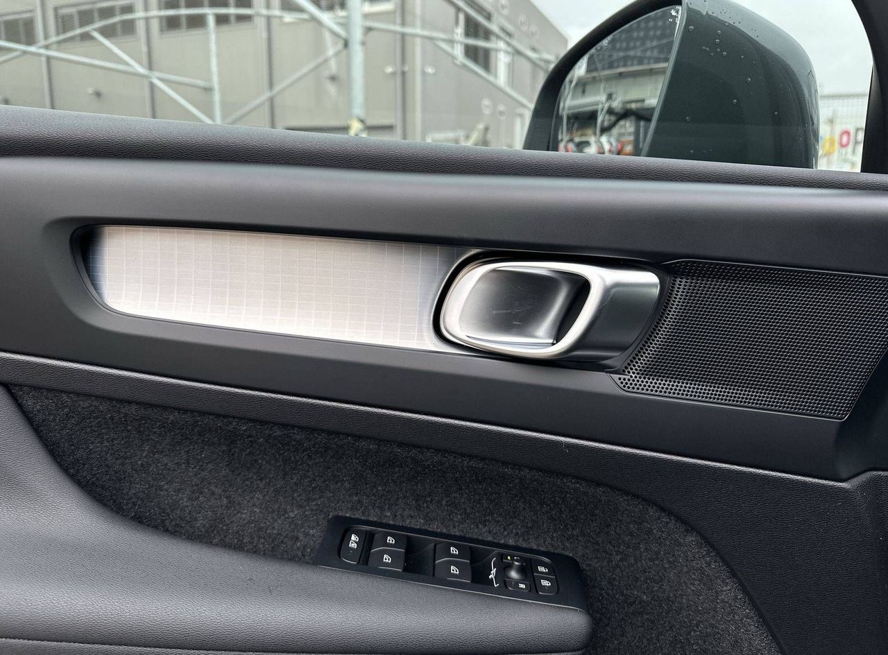 Zunanja slika - Volvo XC40 - B3 P Core AT DCT... - 12