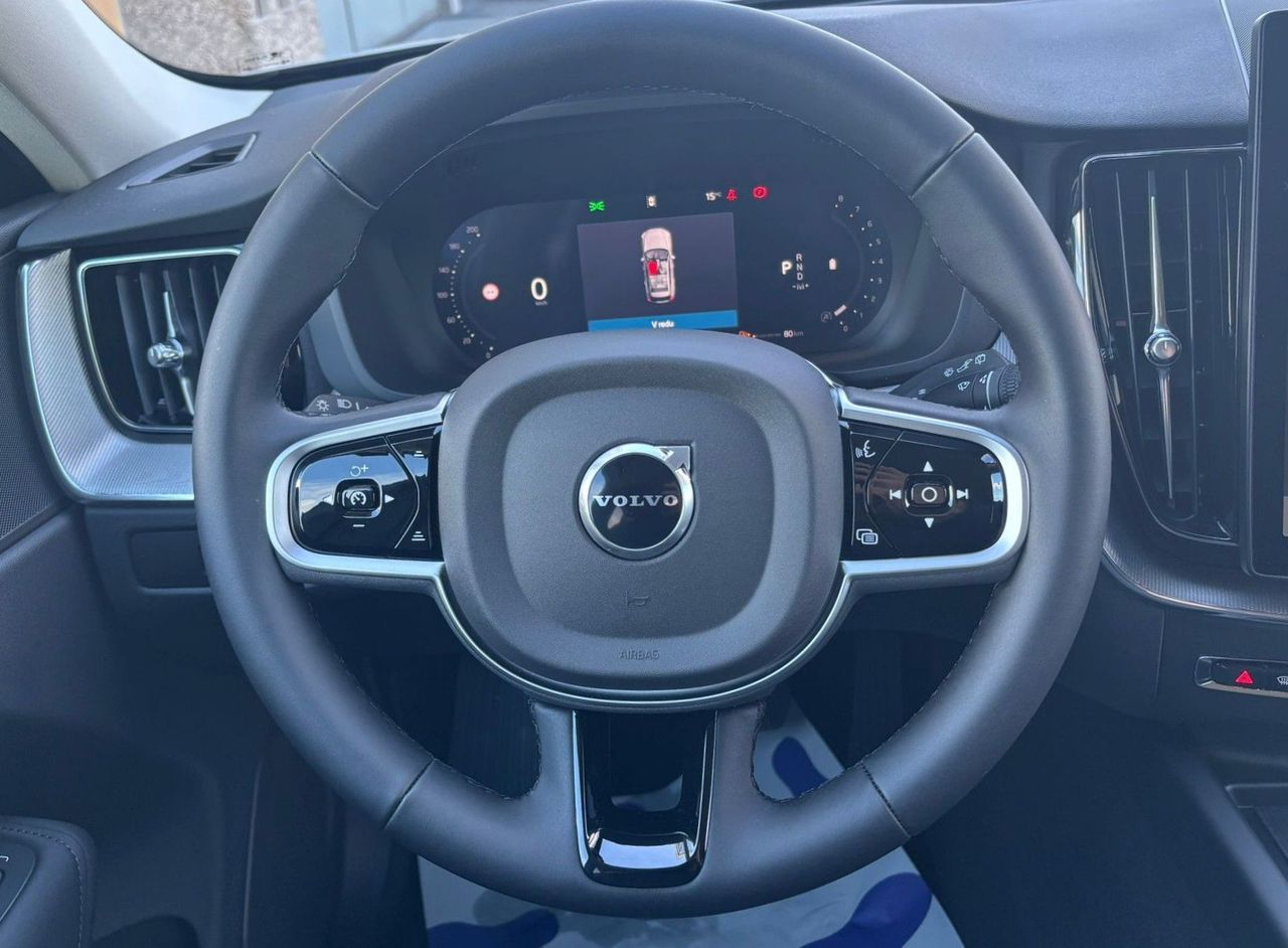 Zunanja slika - Volvo XC60 - B5P Core AT AWD 3 leta garancije + 3 servisi - 10