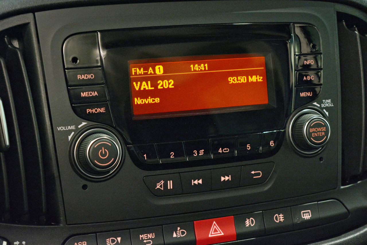 Zunanja slika - Fiat Doblo - 1.4 16v Easy PDC-KLJUKA-BLUETOOTH - 17