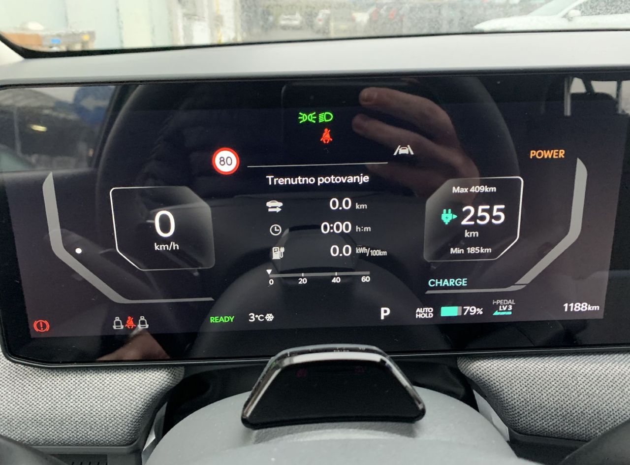 Zunanja slika - KIA EV3 - 58.3 kWh baterija. 150 kW  204 KM  Air - 10