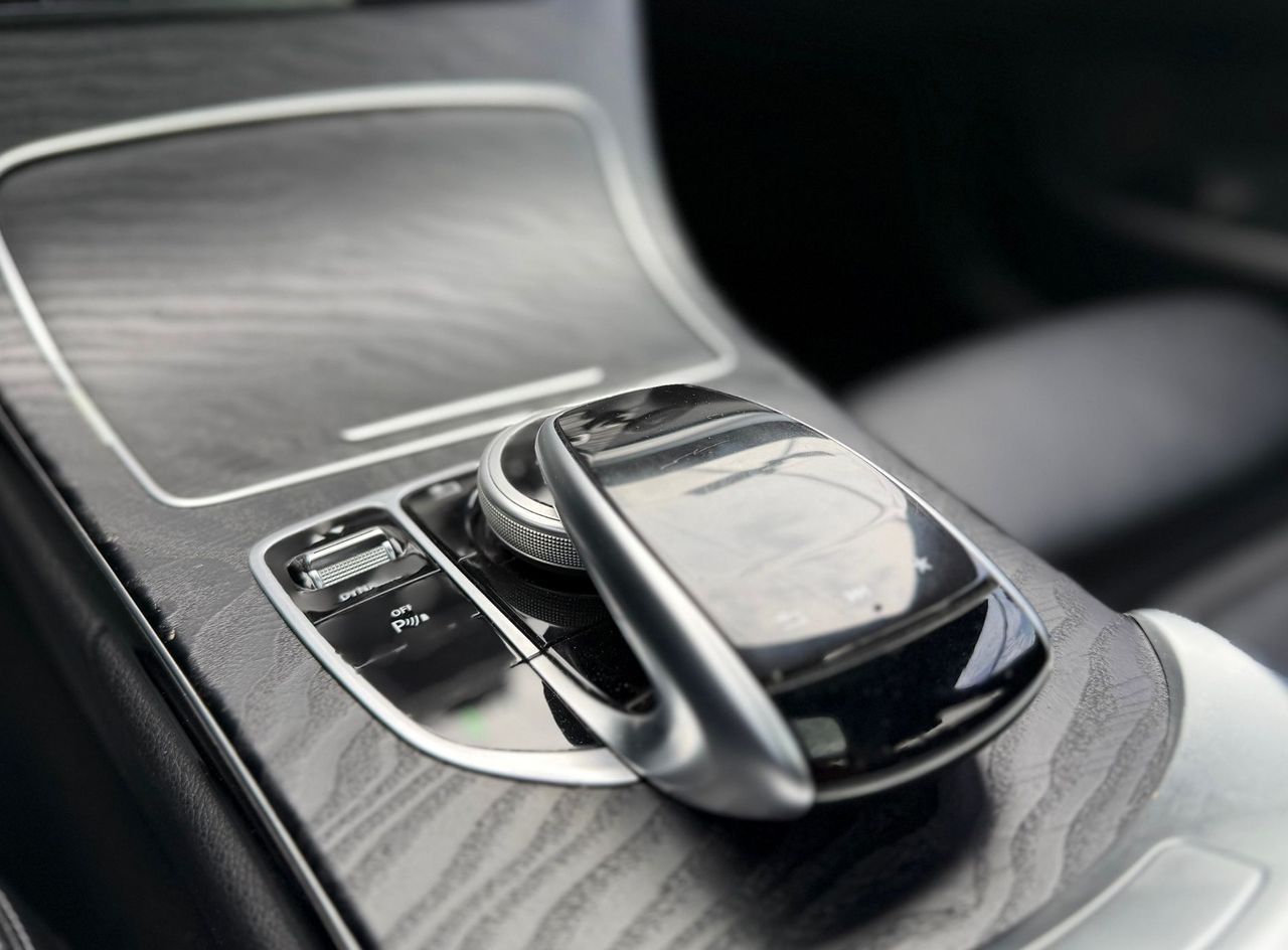 Zunanja slika - Mercedes-Benz C-Razred - C 220 T d AMG Line AUT. FULL LED USNJE PANO ALU19 - 19