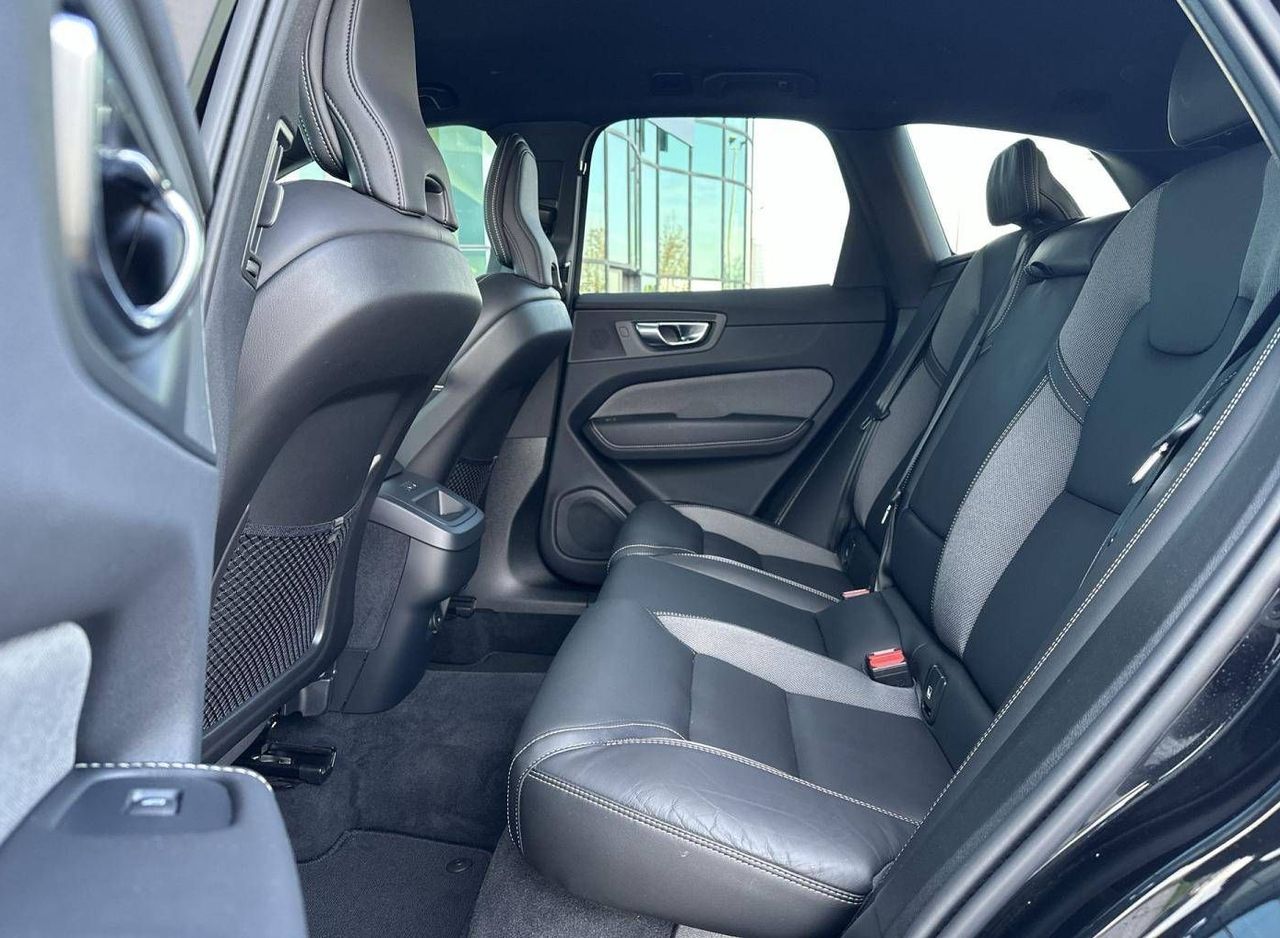 Zunanja slika - Volvo XC60 - B4  D  Plus Dark AT H K Kljuka - 11