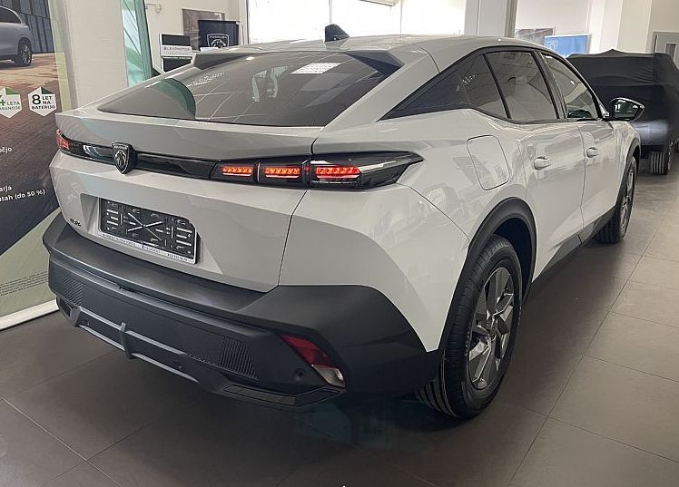 Zunanja slika - Peugeot 408 - ALLURE HIBRID 145 e-DCT6 €6.4 - 3