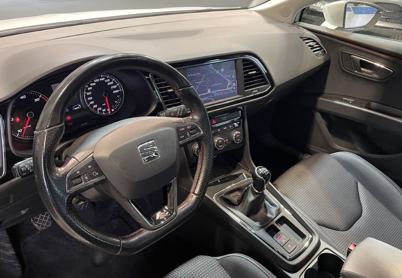 Zunanja slika - Seat Leon - 2.0TDI-FR-PANORAMA-NAVIGACIJA-TEMPOMAT-GRETJE SED - 7