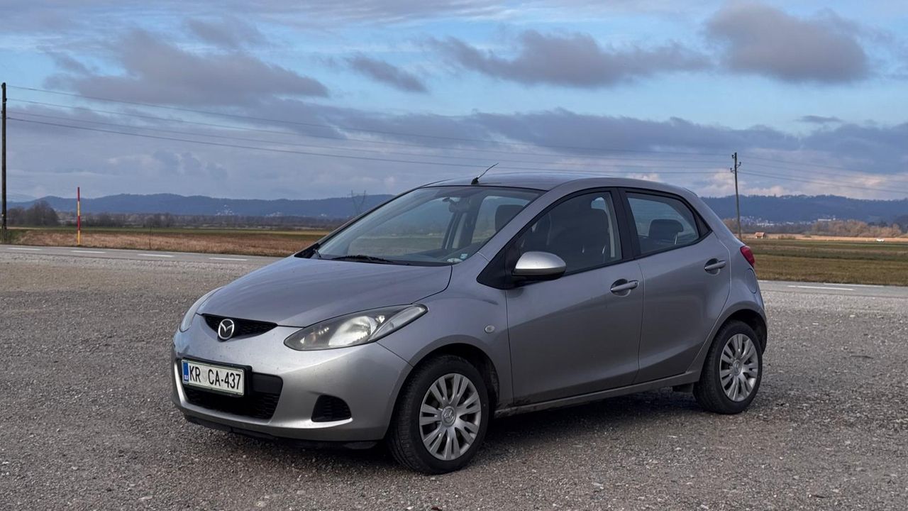 Zunanja slika - Mazda Mazda2 - 1,3i TE Plus - 2