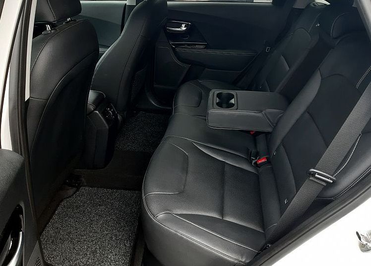 Zunanja slika - KIA Niro - EV 150 KW  204 KM  Motion 64kWh+1.LAST+SLO - 10