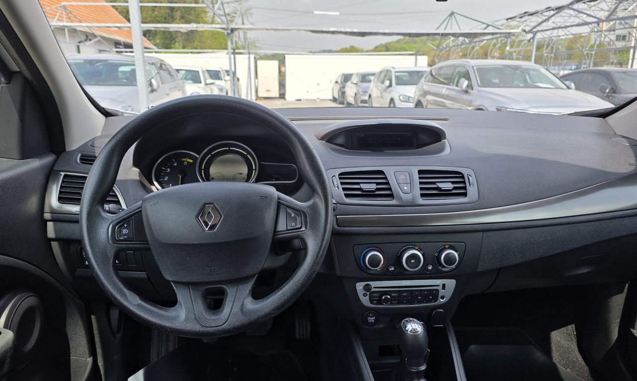 Zunanja slika - Renault Megane - Mégane Coupé 1,5 dCi 95 TEMP KLIMA KLJUKA - 9