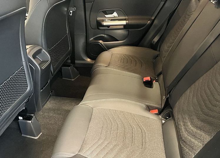 Zunanja slika - Mercedes-Benz GLA-Razred - 180 Progressive ...na zalogi... - 9