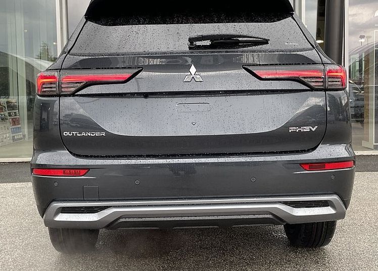 Zunanja slika - Mitsubishi Outlander - PHEV 4WD 2.4 Intense Avt. AKCIJA - 4