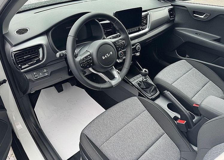 Zunanja slika - KIA Stonic - 1.2 DPI LX Urban+ M T + ZIMSKE GUME ZA 1 € + 30° - 3