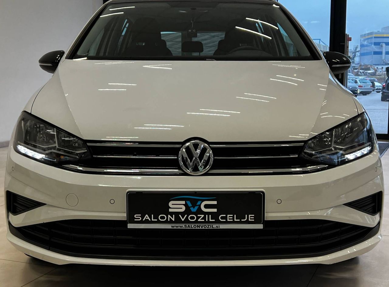 Zunanja slika - VW Golf - Sportsvan 1.0 TSI-JAMSTVO-SERVISIRAN-OBROK ŽE OD 160€ - 2