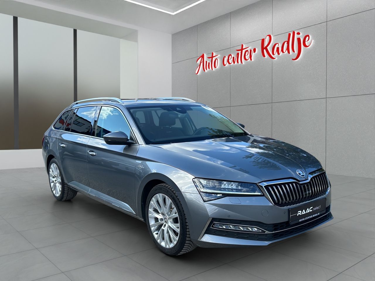 Zunanja slika - Škoda Superb - Combi 4x4 2,0 TDI DSG - 1