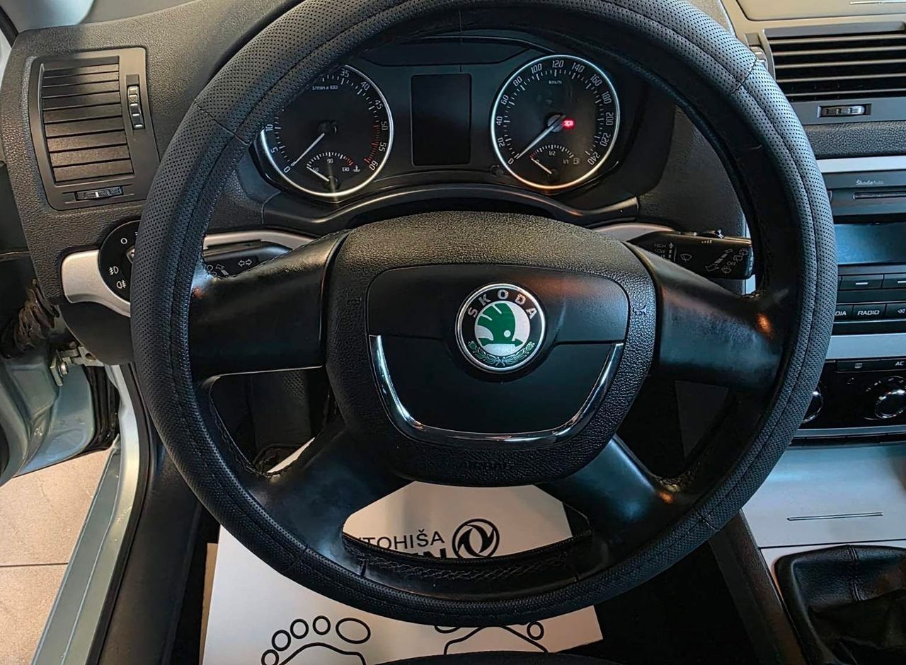 Zunanja slika - Škoda Octavia - Combi 1.6 CR TDI DPF Active - 17