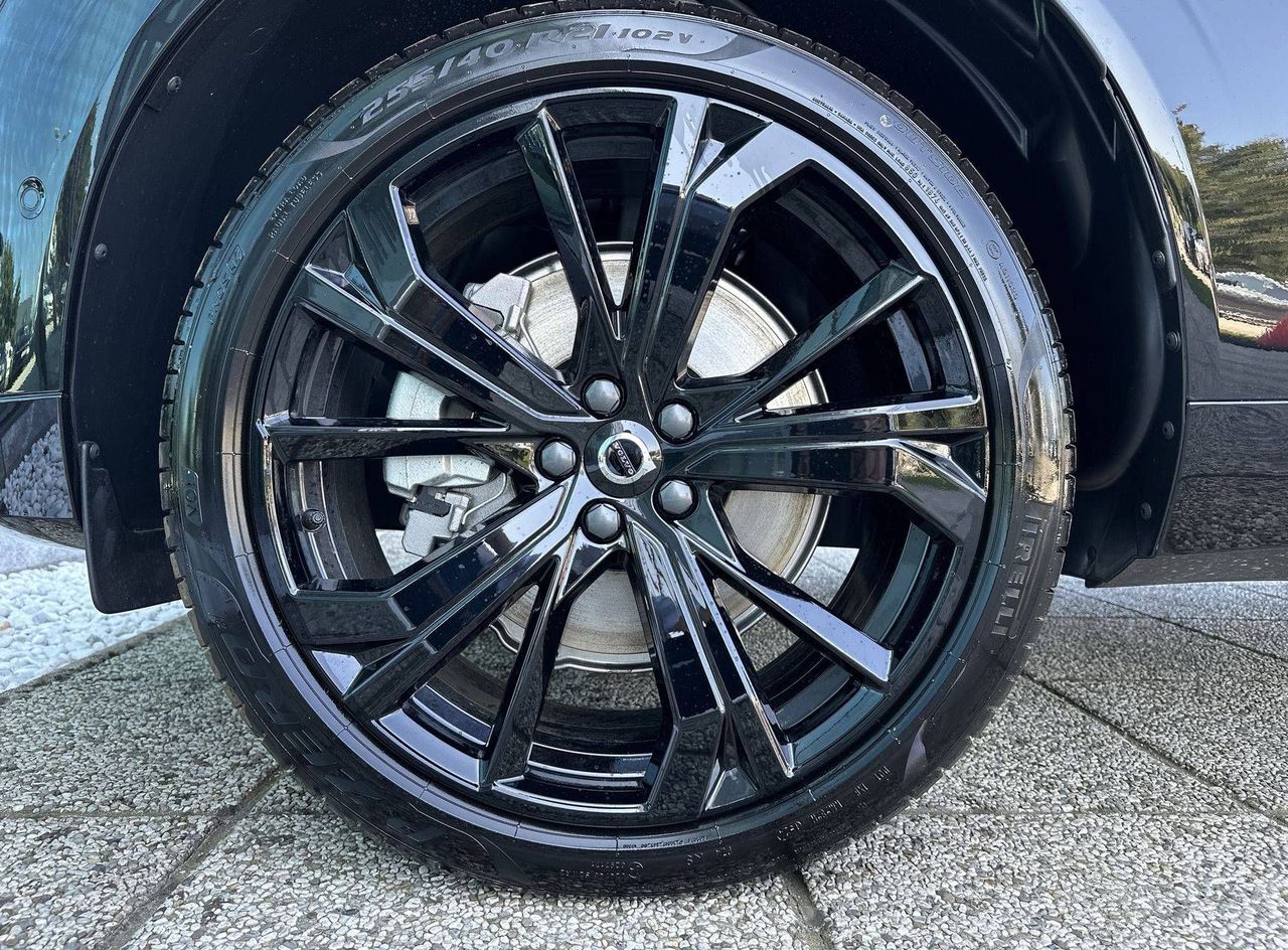 Zunanja slika - Volvo XC60 - B5  P  AWD Ultra Black Edition... - 9