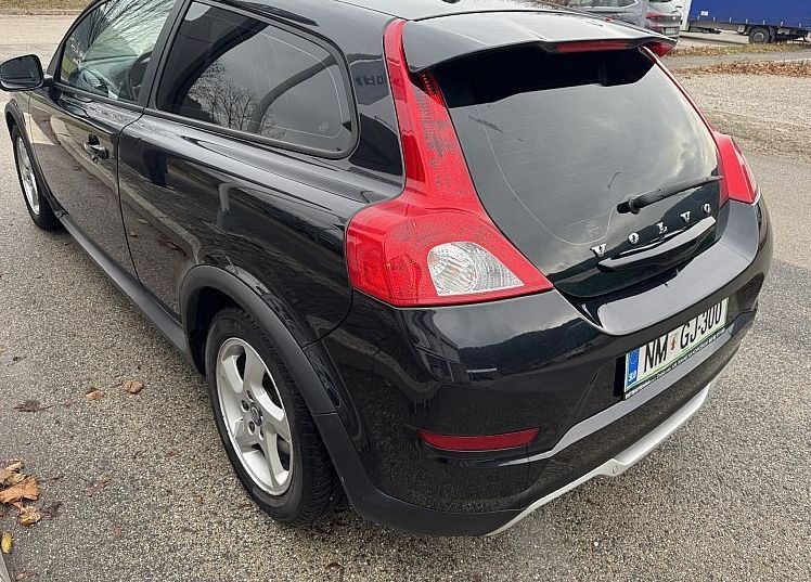 Zunanja slika - Volvo C30 - DRIVe MOMENTUM +velik servis + letna platišča - 6