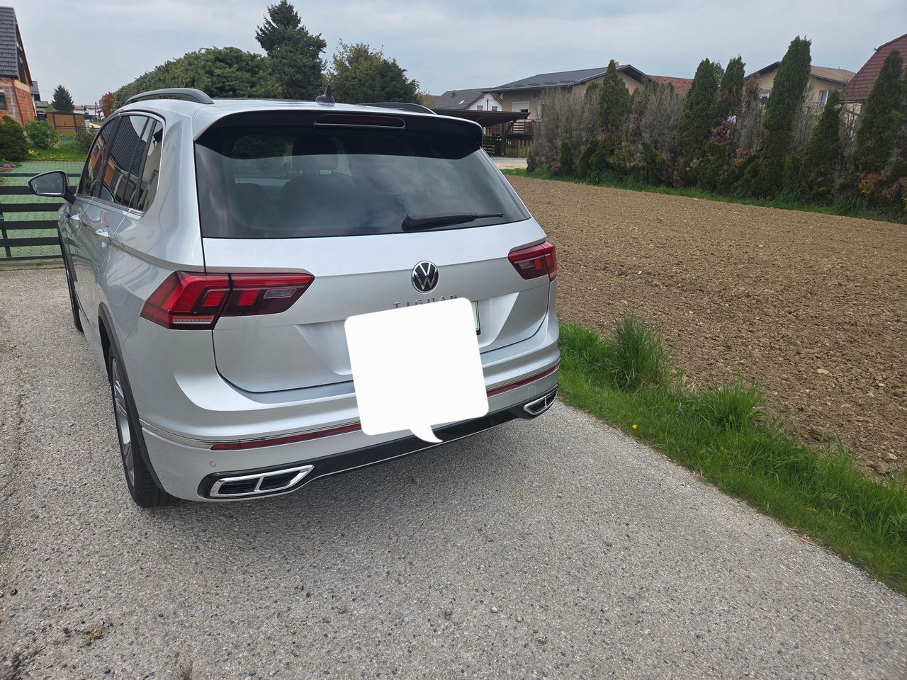 Zunanja slika - VW Tiguan - 1,5 TSI ACT BMT R-Line Edition DSG - 2