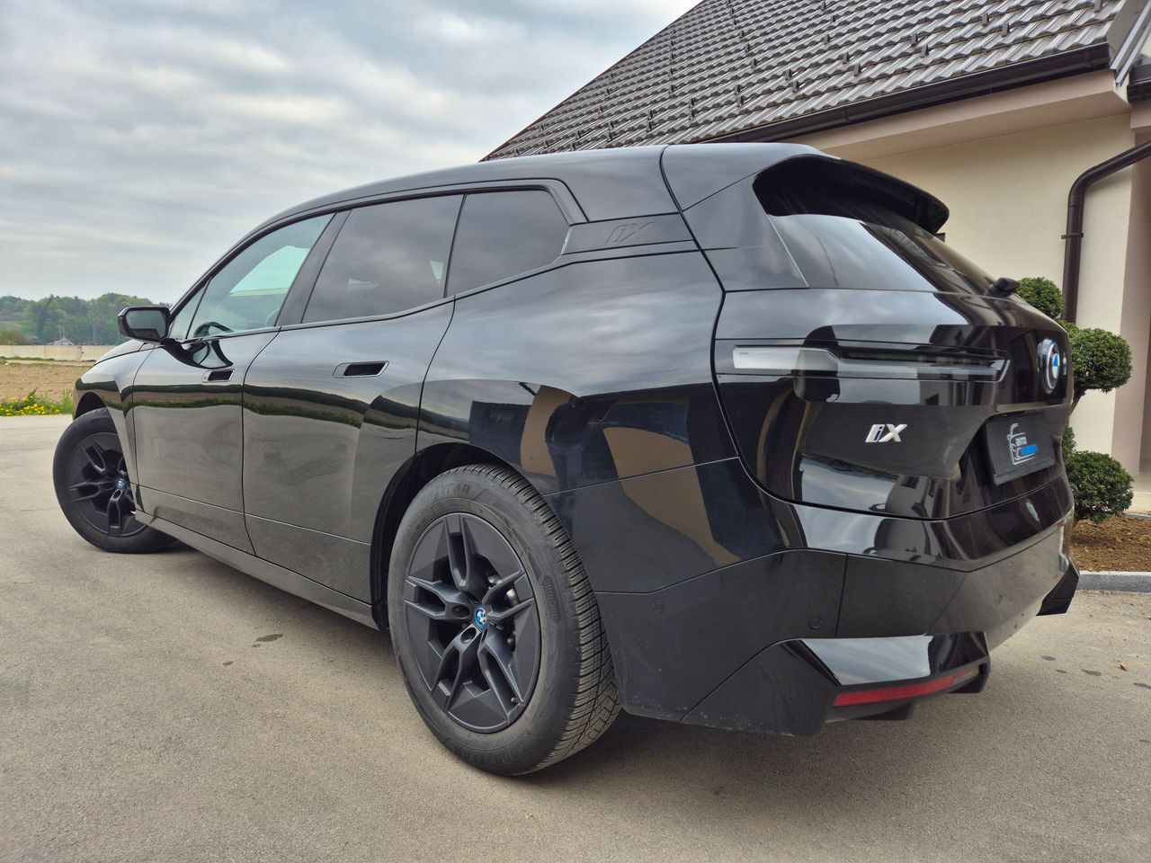 Zunanja slika - BMW iX - xDrive40 Sport - 3