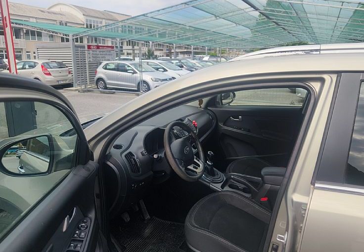 Zunanja slika - KIA Sportage - 2WD 1.7 CRDi Urban - 8