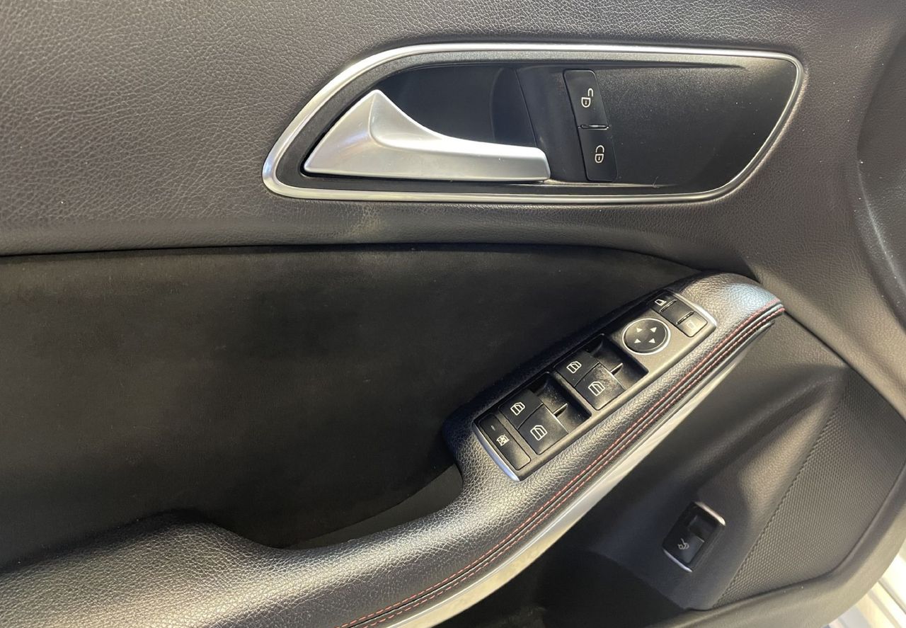 Zunanja slika - Mercedes-Benz CLA-Razred - CLA-180-AMG LINE-TEMPOMAT-KAMERA-2XPDC-ALU-LED - 13