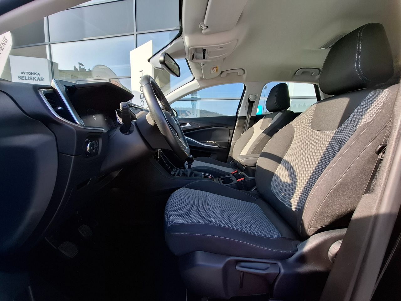 Zunanja slika - Opel Grandland X - 1.2 TURBO 96KW - 4