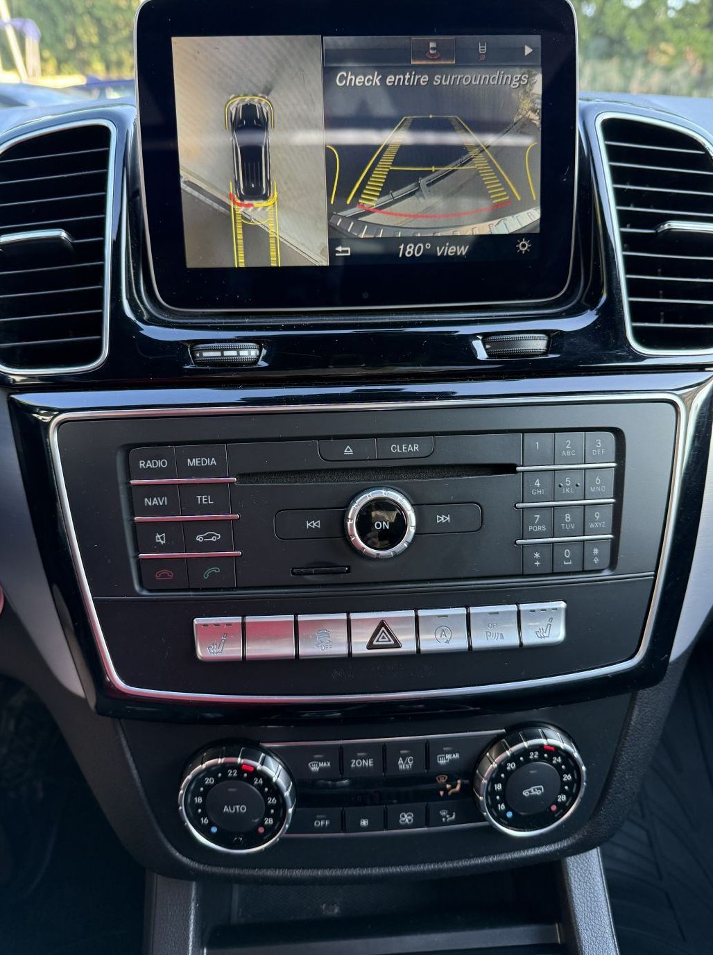 Zunanja slika - Mercedes-Benz GLE-Razred - GLE 250d-PANORAMA-360°-USNJE- NAVI-H K - 9