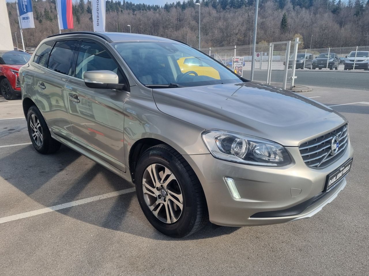 Zunanja slika - Volvo XC60 - 2.0 TD - SERVISNA KNJIGA - PDC-TEMPOMAT-NAVIGACIJA - 3