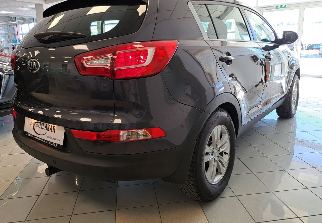 Zunanja slika - KIA Sportage - 2.0 bencinski 120kW Urban-HITRI KREDIT-ODLIČEN- - 4