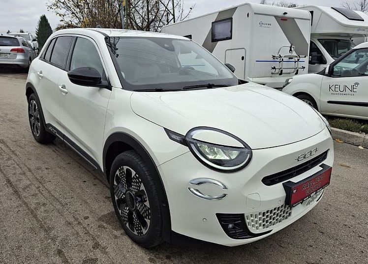 Zunanja slika - Fiat 600 - 1.2 T3 Hybrid E-DCT6 110 La Prima + ZIMSKE GUME - 2