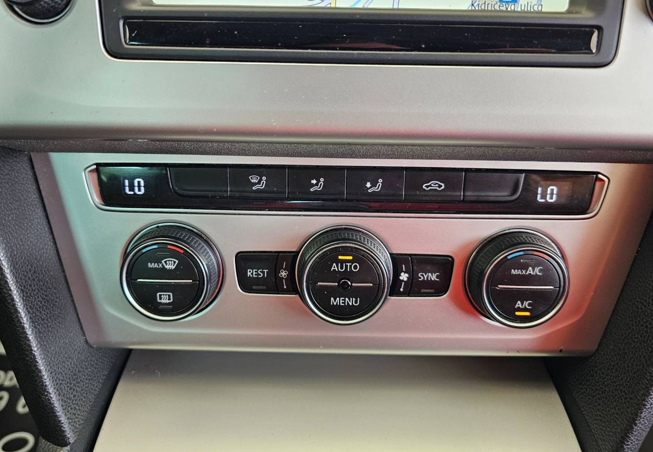 Zunanja slika - VW Passat - 2.0 TDI-SPORT LINE- FULL LED-LIMUZINA-1 LASTNIK-.. - 17