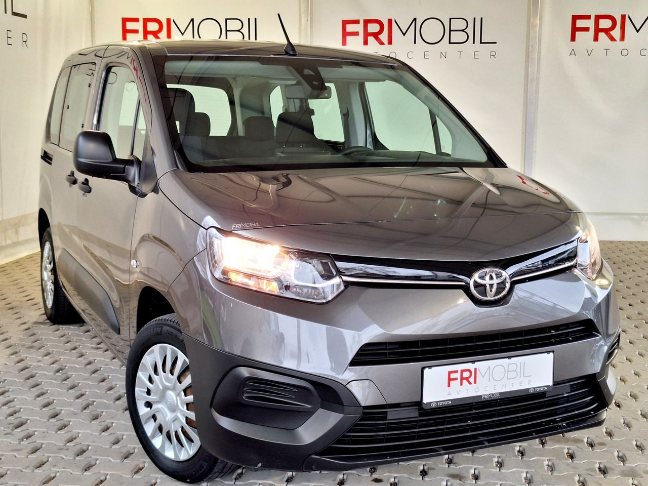 Zunanja slika - Toyota Proace - 1.2 Combi Compact MT 6 - 3