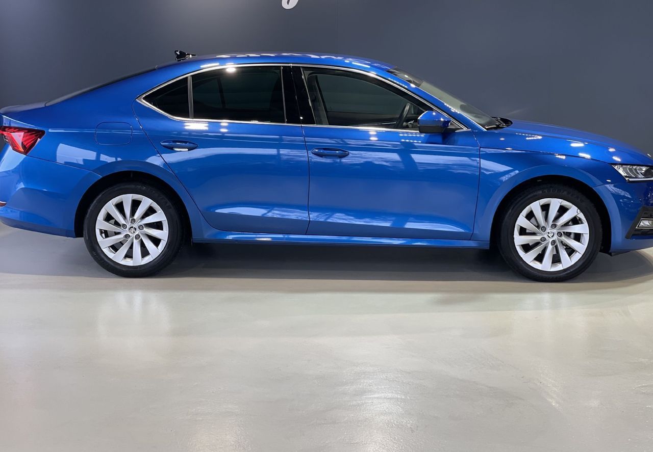 Zunanja slika - Škoda Octavia - 1.LASTNIK-RADAR-VIRTUAL-KEYLESS-NAVIGACIJA-MEMORY - 4