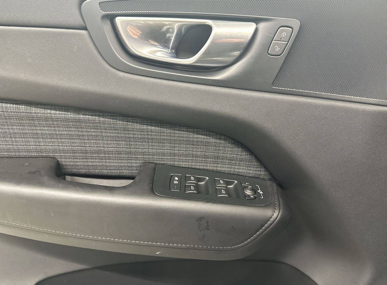 Zunanja slika - Volvo XC60 - B4 D Core AT - 13