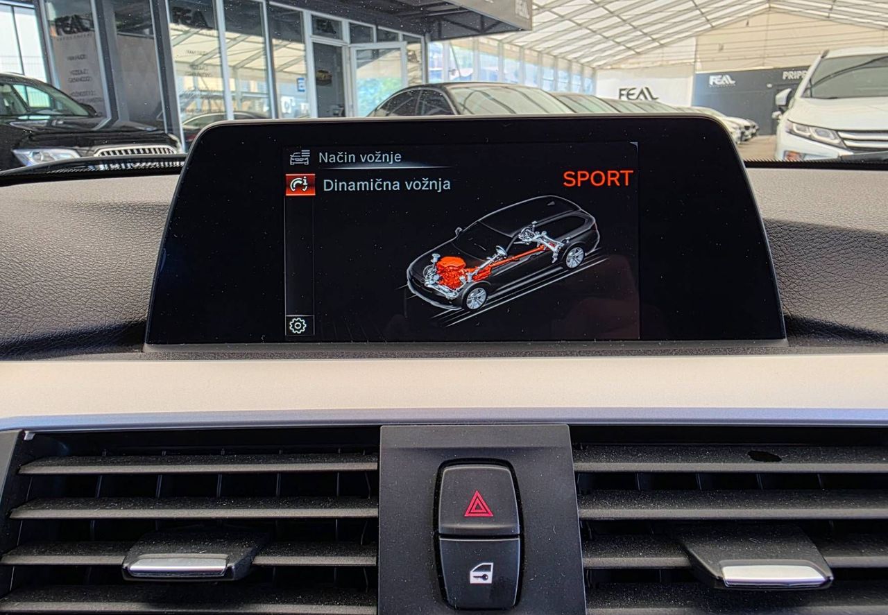 Zunanja slika - BMW Serija 3 - Touring: 318D-AVT-FACELIFT-FULL LED-NAVI-TEMPOMAT-PDC- - 18