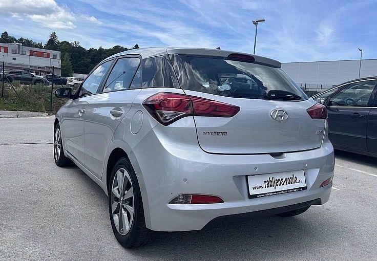 Zunanja slika - Hyundai i20 - 1.1 CRDI COMFORT SAMO 121293 KM ZELO LEP... - 6